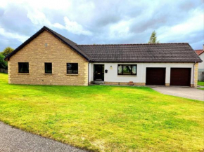 Boutique 4-Bed Home in Inverness